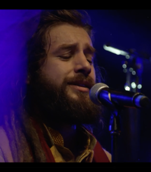 L'artiste calédonien en concert à Paris en 2024.